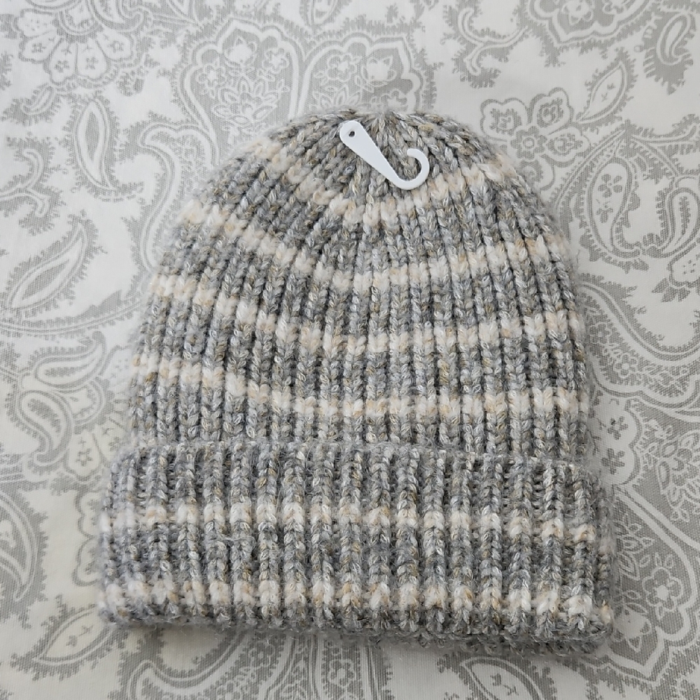 Time And Tru Gray and Cream Knit Beanie